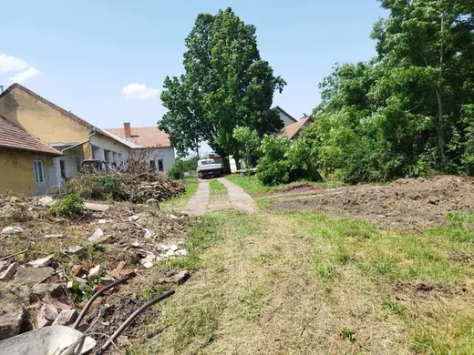 Garázs és forduló, 1. kép