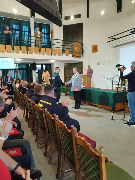 Gróf Széchenyi Ödön Emlékplakett elnökünknek, 6. kép