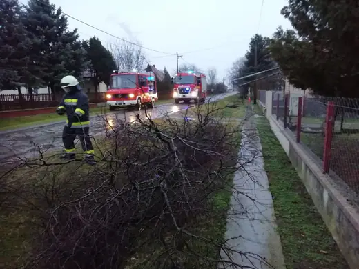 Viharkár a Köztársaság és a Kossuth utcában, 6. kép