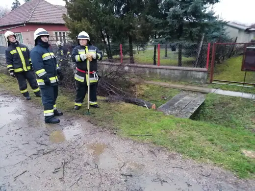 Viharkár a Köztársaság és a Kossuth utcában, 8. kép