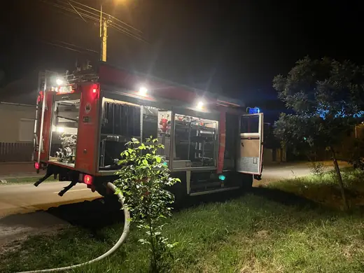 Személyautó égett egy Közép utcai udvaron, 4. kép