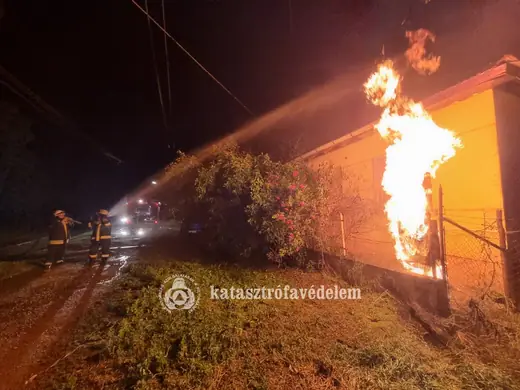 Gázóraszekrény égett a Kis utcában, 4. kép
